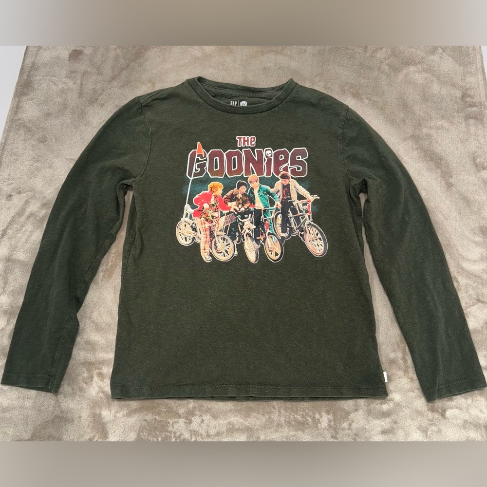 GAP Green Long Sleeve Tee with Graphic Design